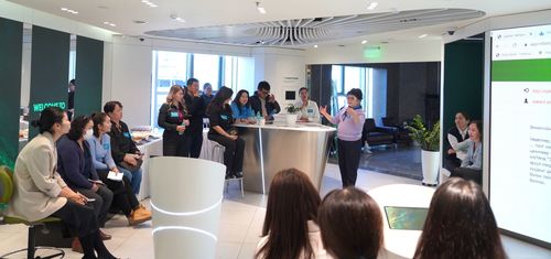 Бизнес эрхлэгчид ХААН Банкны дижитал салбарт туршлага солилцлоо